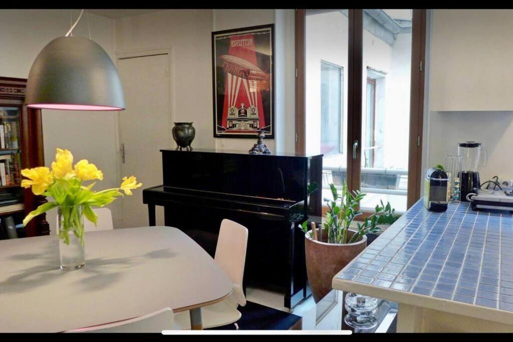 Delux2 Large Marais Apartamento *